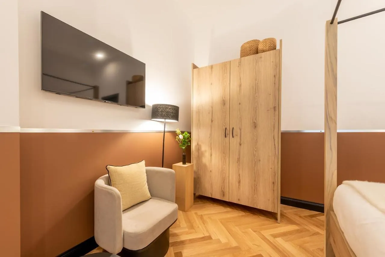 Pensionat The Couper Castello Hotell Milano